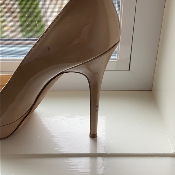 Stylish shoes to dress up or dress down! - Picture 7 of 7